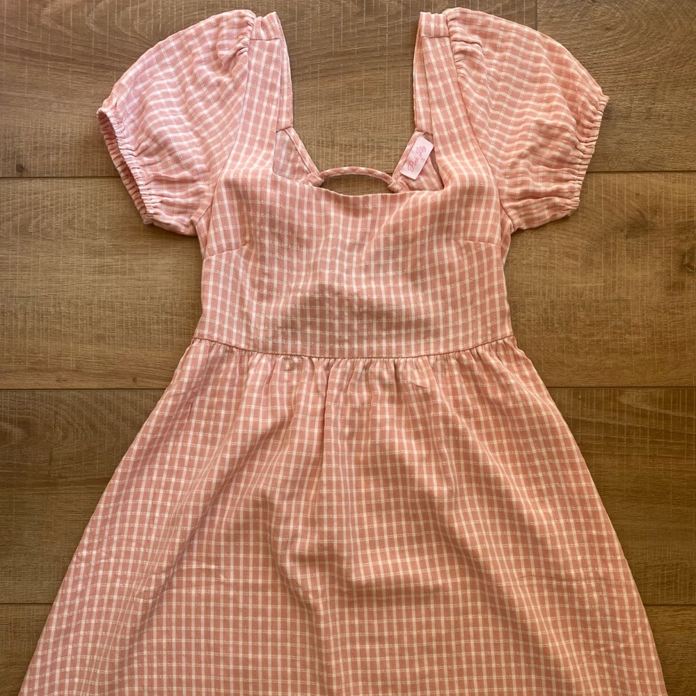 PINK LILY dress. NEVER WORN. SIZE SMALL.
